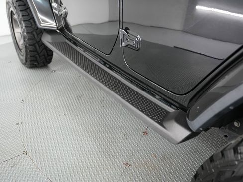 Used 2018 Jeep Wrangler Unlimited Sahara image 58