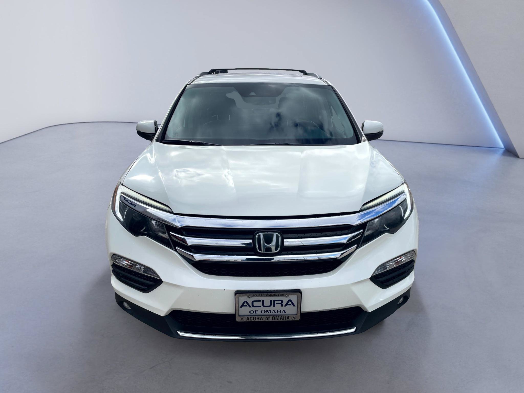 Used 2017 Honda Pilot Touring image 3