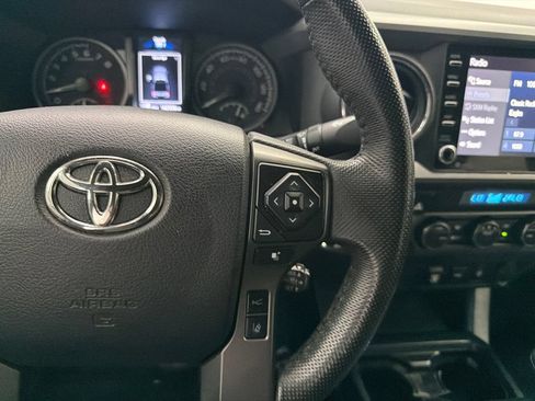 Used 2021 Toyota Tacoma TRD Off-Road AWD/4WD image 25