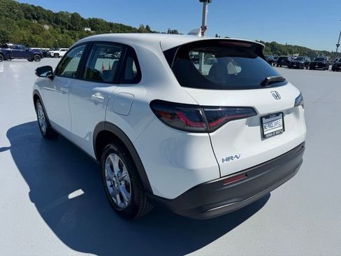 Certified 2024 Honda HR-V LX image 9