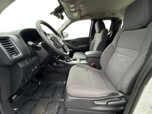 Used 2022 Nissan Frontier S RWD image 9