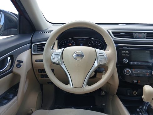 Used 2015 Nissan Rogue S image 12