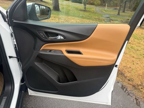 Used 2018 Chevrolet Equinox Premier image 40