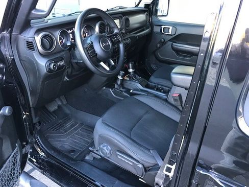 Used 2018 Jeep Wrangler Unlimited Sport image 5