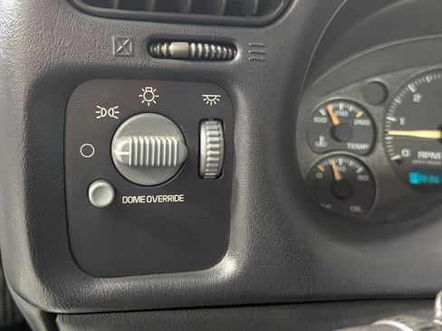 Used 2002 GMC Sonoma SLS w/ Marketing Option Pkg image 13