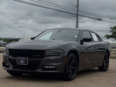 Used 2016 Dodge Charger SXT w/ Plus Group RWD image 8
