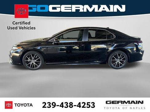 Used 2022 Toyota Camry SE w/ Audio Upgrade Package image 3
