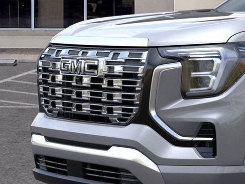 New 2026 GMC Terrain Denali w/ LPO, Black Badging Package AWD/4WD image 13