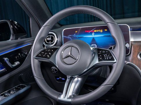 New 2025 Mercedes-Benz GLC 300 image 15