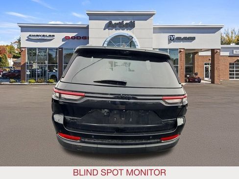 Used 2023 Jeep Grand Cherokee Limited w/ Luxury Tech Group II image 6