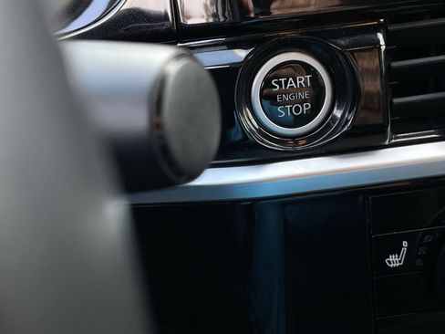 Used 2024 Nissan Pathfinder SV image 16