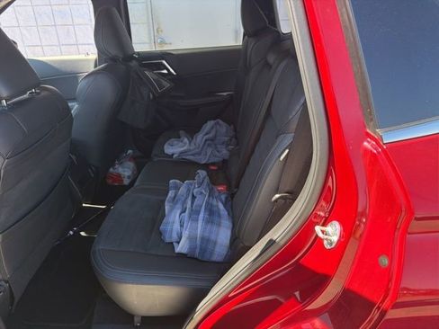 Used 2024 Mitsubishi Outlander SE image 17