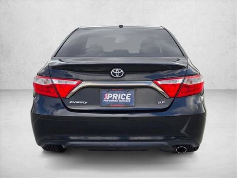 Used 2017 Toyota Camry SE image 7