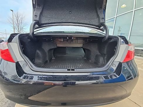 Used 2017 Toyota Camry LE image 27