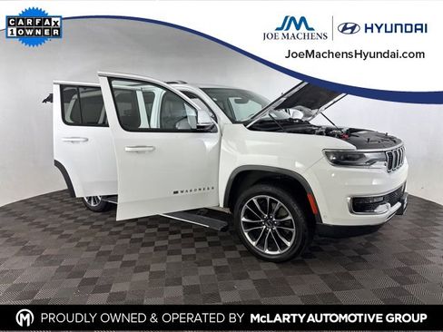 Used 2022 Jeep Wagoneer Series III w/ Premium Group I image 13