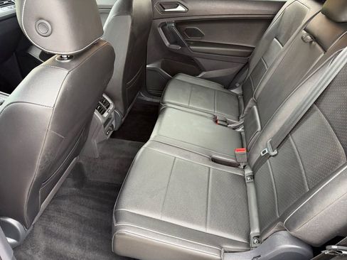 Used 2021 Volkswagen Tiguan SEL image 11