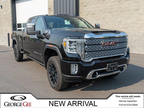 Used 2023 GMC Sierra 3500 Denali w/ Denali Black Diamond Edition AWD/4WD image 1