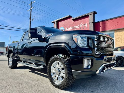 Used 2020 GMC Sierra 3500 Denali w/ Denali Ultimate Package image 2