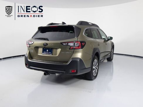 Used 2025 Subaru Outback Premium AWD/4WD image 5