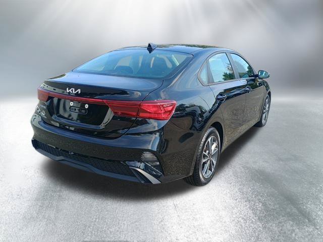 Used 2023 Kia Forte LXS w/ LXS Technology Package FWD image 5