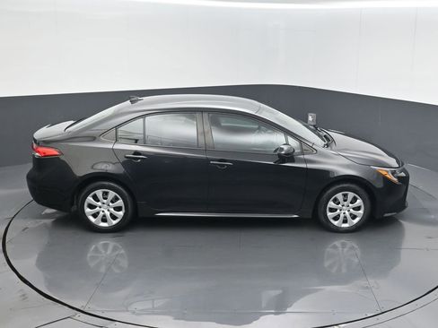 Used 2020 Toyota Corolla LE FWD image 14
