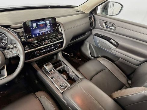 Used 2023 Nissan Pathfinder SL w/ SL Premium Package AWD/4WD image 24