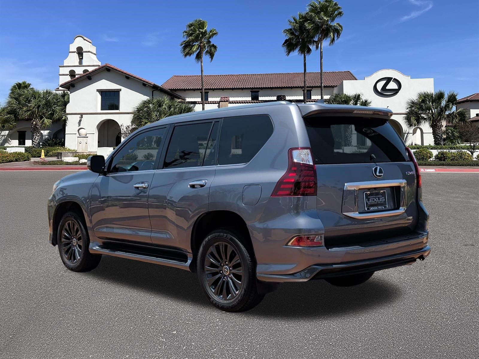 Used 2022 Lexus GX 460 Premium w/ Accessory Package AWD/4WD image 4