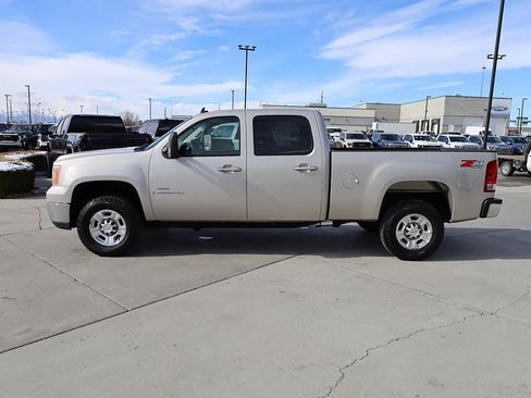 Used 2008 GMC Sierra 2500 SLT w/ Z71 Off-Road Package image 3