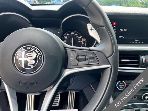 Used 2018 Alfa Romeo Stelvio Sport w/ Quick Order Package 22J Sport AWD/4WD image 17