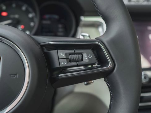 New 2026 Porsche Macan image 22