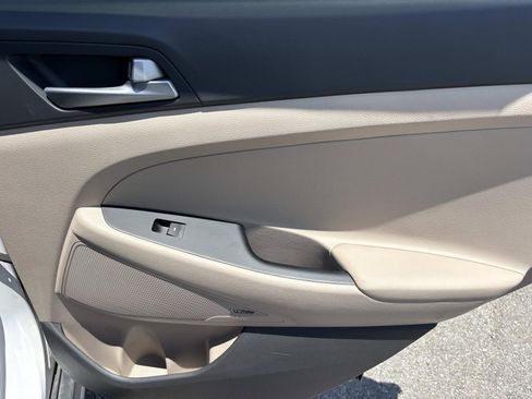 Used 2017 Hyundai Tucson SE Plus w/ Cargo Package AWD/4WD image 19