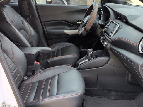 Used 2020 Nissan Kicks SR w/ SR Premium Package FWD image 25