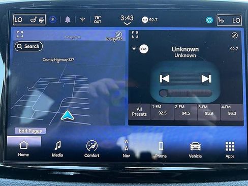 Used 2024 Chrysler Pacifica Limited FWD image 21