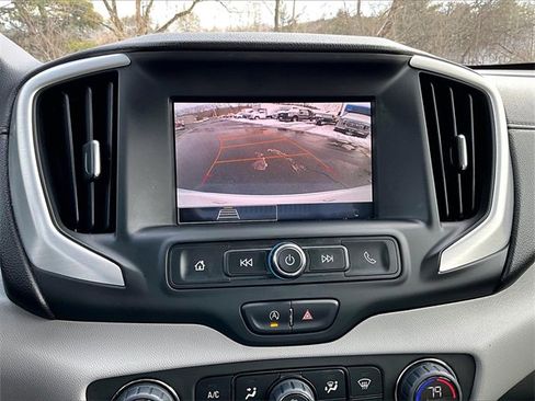 Used 2023 GMC Terrain SLE w/ Driver Convenience Package image 26