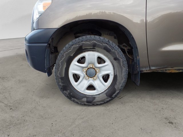 Used 2013 Toyota Tundra 4x4 Double Cab w/ Tow Pkg image 9
