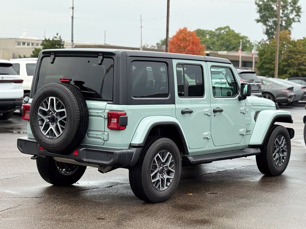 Used 2024 Jeep Wrangler Unlimited Sahara AWD/4WD image 34