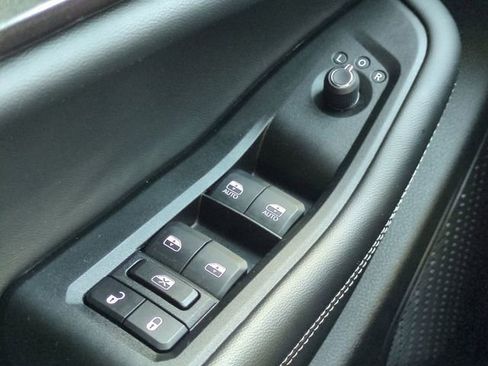 Used 2023 Jeep Grand Cherokee Altitude image 24