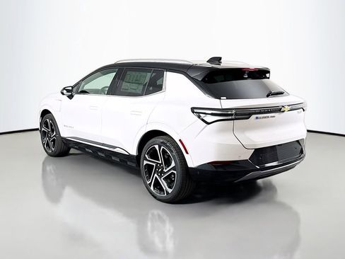 New 2026 Chevrolet Equinox EV LT image 5