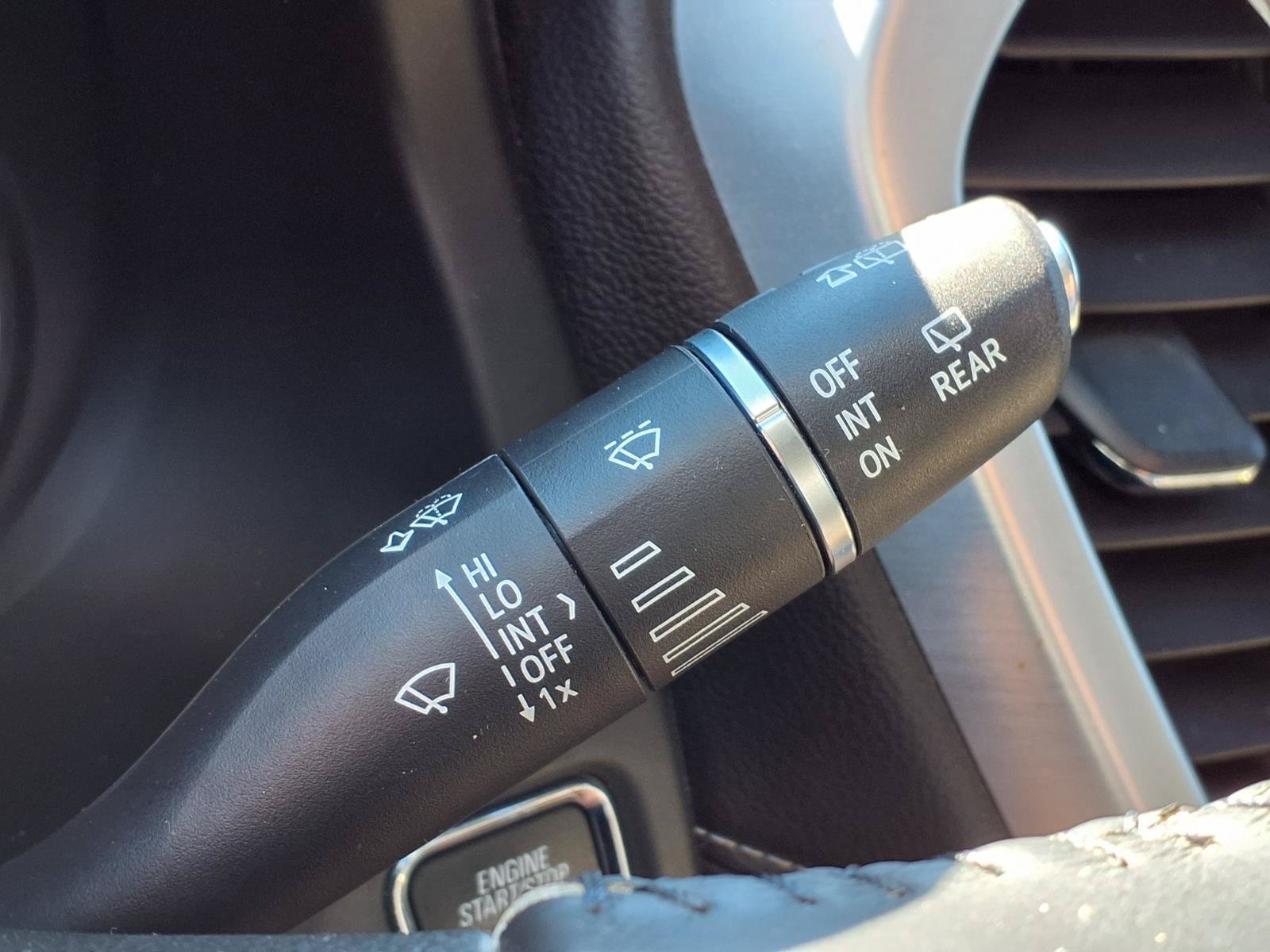 Used 2019 GMC Acadia SLE FWD image 28