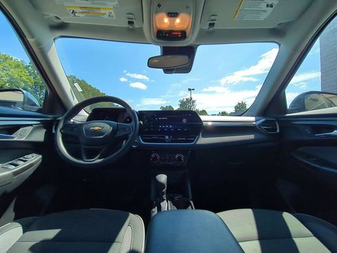 Used 2025 Chevrolet TrailBlazer LT AWD/4WD image 25