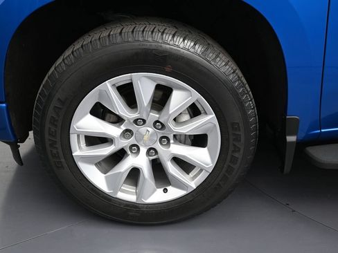 Used 2024 Chevrolet Silverado 1500 Custom RWD image 9