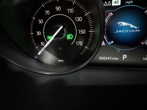 Used 2020 Jaguar E-PACE SE image 18