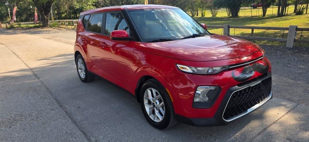 Used 2022 Kia Soul LX w/ Technology Package FWD image 4