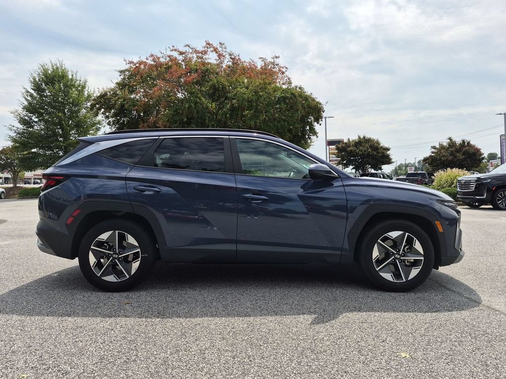 Used 2025 Hyundai Tucson SEL FWD image 2