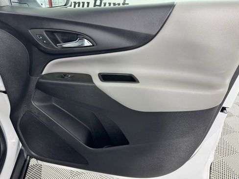 Used 2024 Chevrolet Equinox LS w/ LS Convenience Package image 28