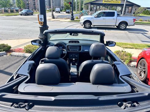 Used 2013 Volkswagen Beetle 2.0T FWD image 9