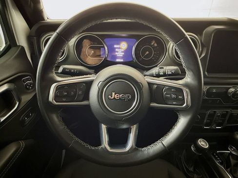 Used 2022 Jeep Wrangler Unlimited Sahara AWD/4WD image 13