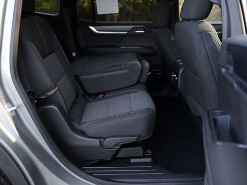 Used 2025 GMC Acadia Elevation image 33