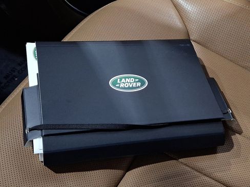 Certified 2024 Land Rover Range Rover SE image 23