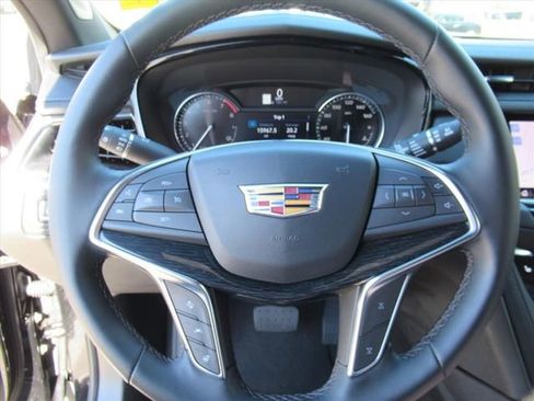 Certified 2025 Cadillac XT5 Premium Luxury image 22